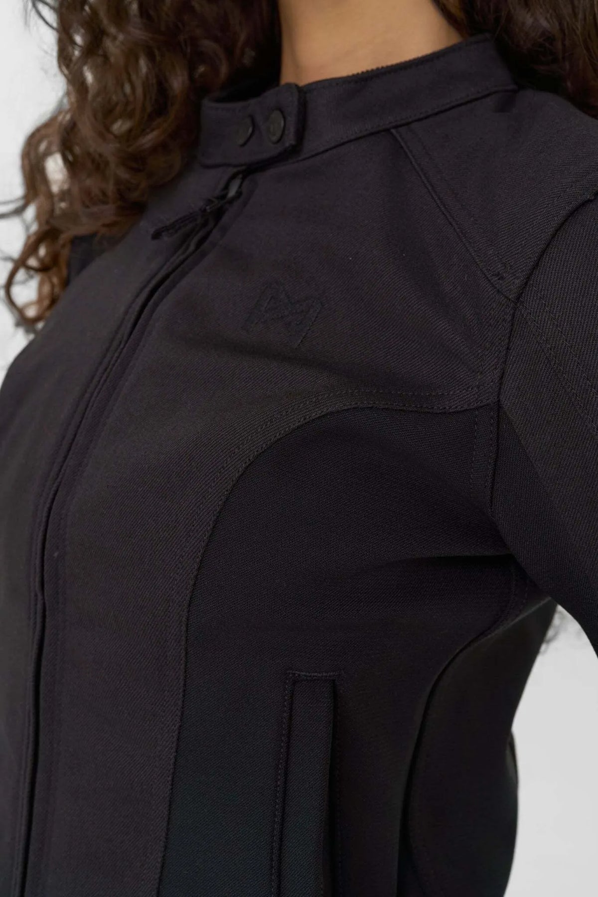 LUNA BLACK AAA – lengva moteriška vasarinė striukė