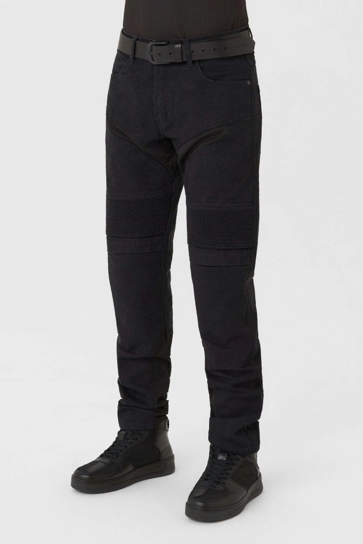 KARLDO SLIM BLACK – siauro kirpimo „Cordura®“ motociklininko džinsai vyrams