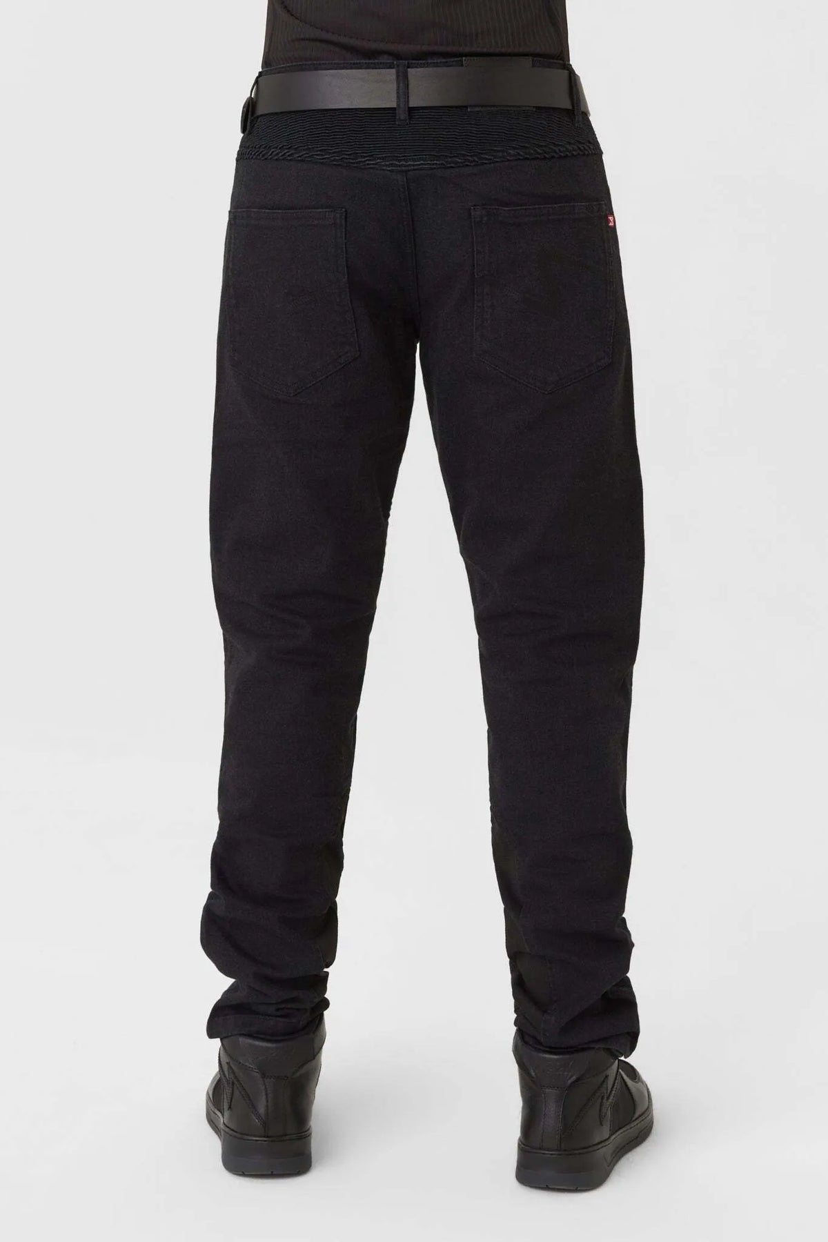 KARLDO SLIM BLACK – siauro kirpimo „Cordura®“ motociklininko džinsai vyrams