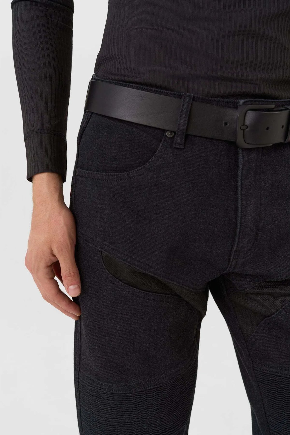 KARLDO SLIM BLACK – siauro kirpimo „Cordura®“ motociklininko džinsai vyrams