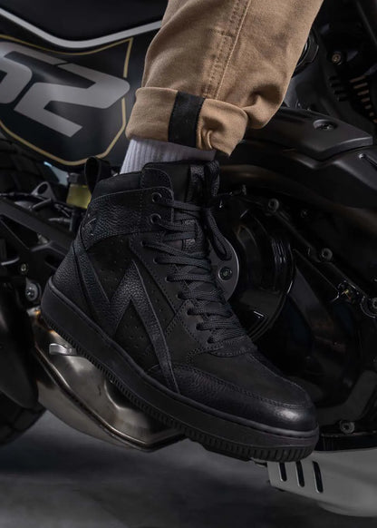 APEX SNEAKERS BLACK – unisex motociklininko sportbačiai