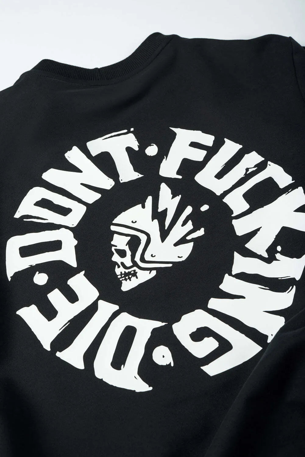 TOMMY DON'T DIE BLACK – oversized marškinėliai ilgomis rankovėmis, unisex